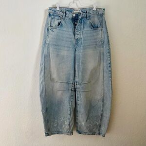 Free People: We The Free Good Luck Mid-Rise Barrel Jeans - Light Blue size 28